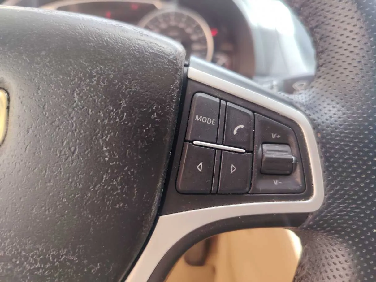 Car image 34