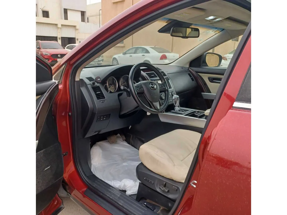 Car image 11