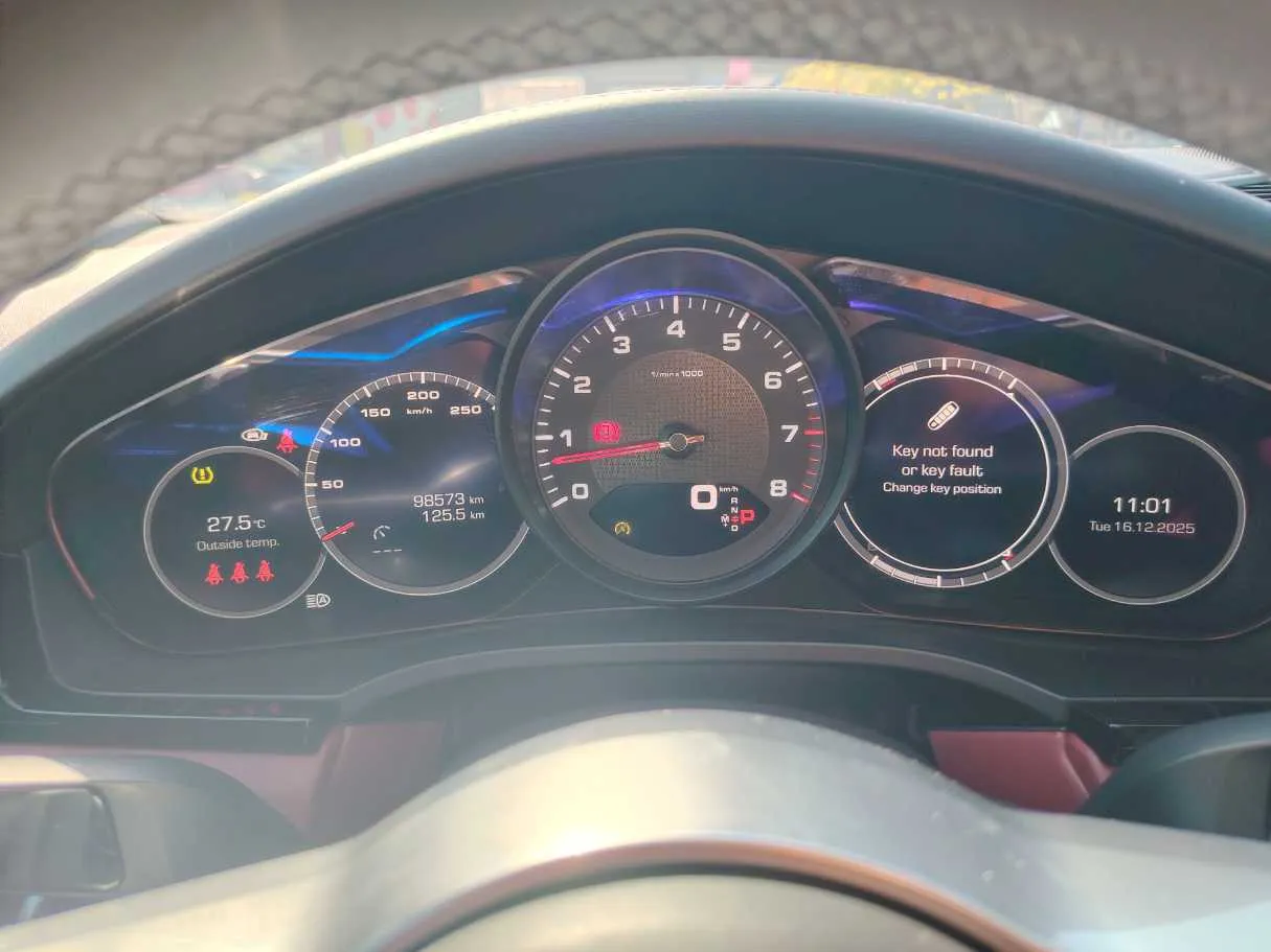 Car image 22