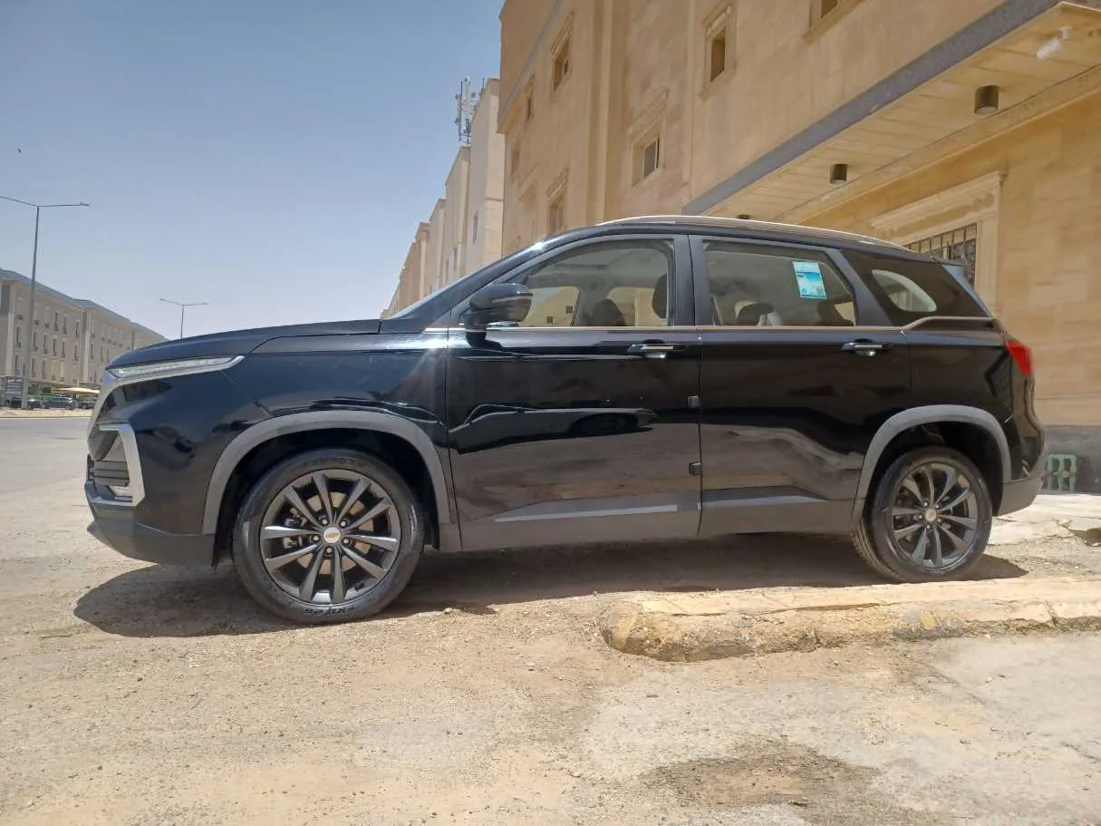 Car image 8