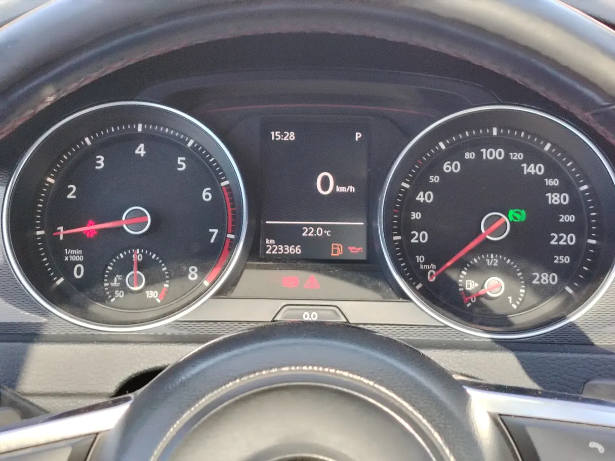 Car image 24