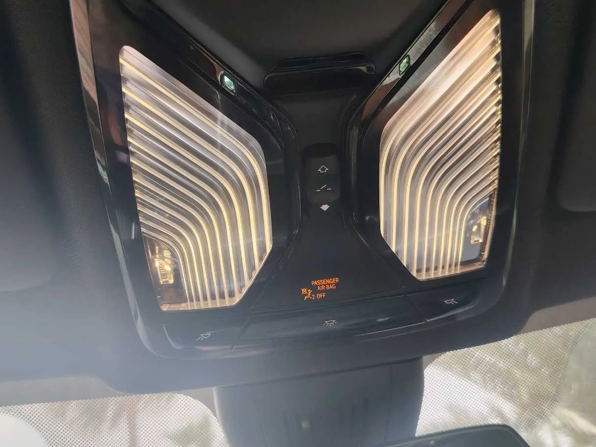 Car image 29