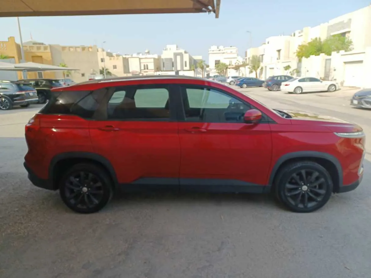 Car image 4