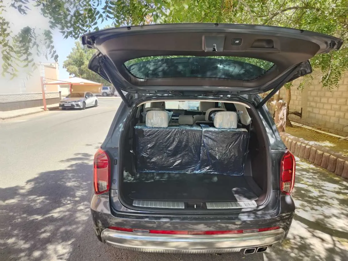 Car image 26