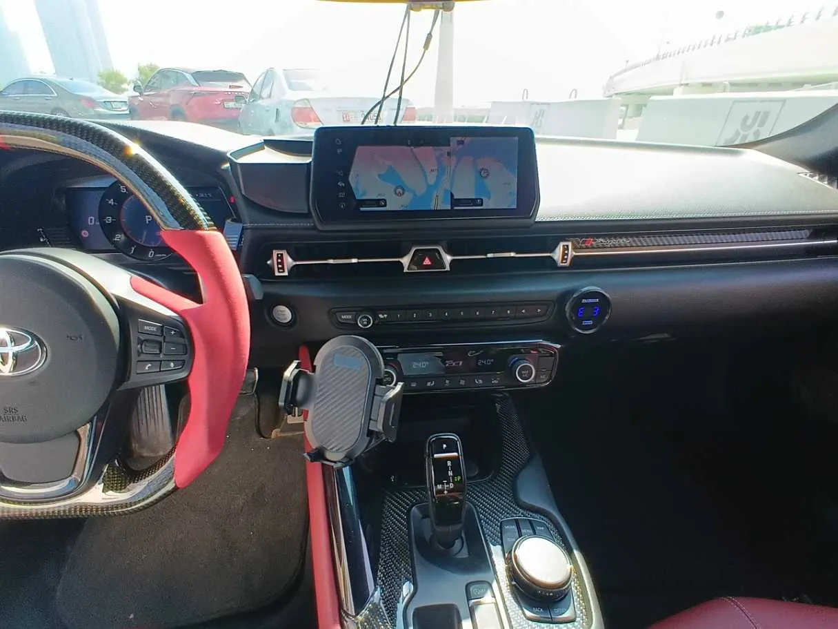 Car image 15