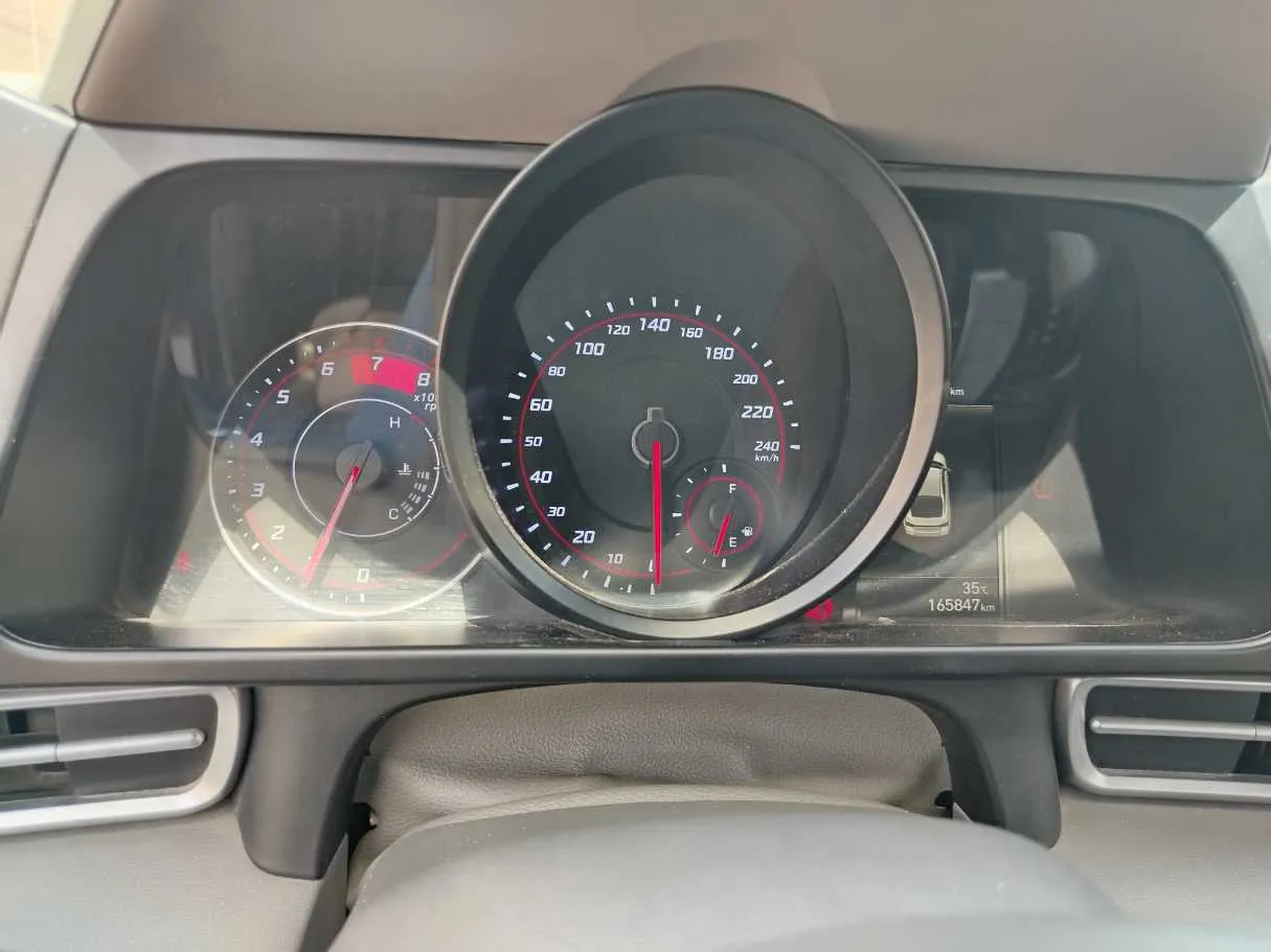 Car image 29