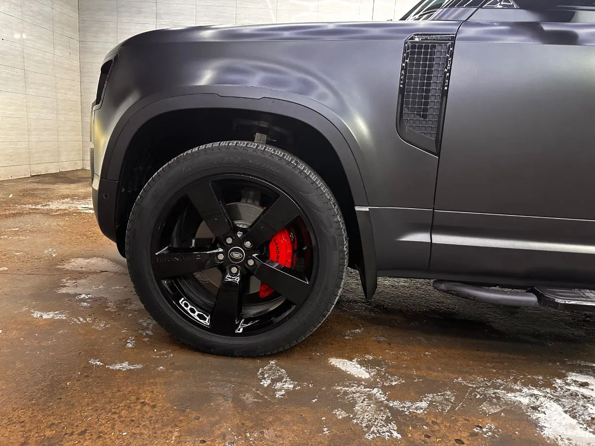 Car image 9