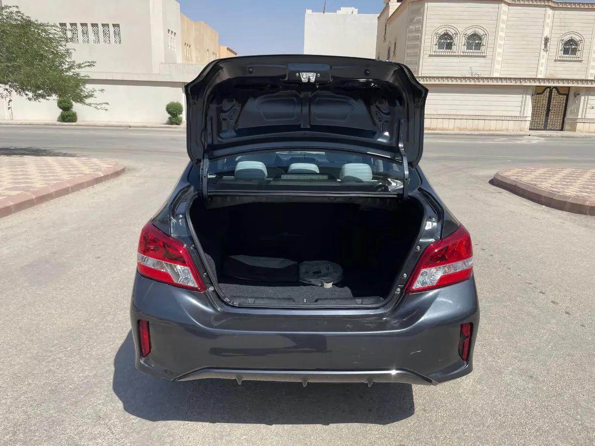 Car image 21