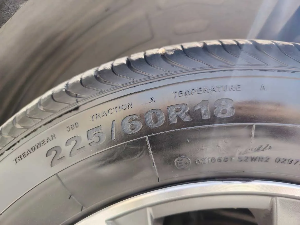 Car image 28