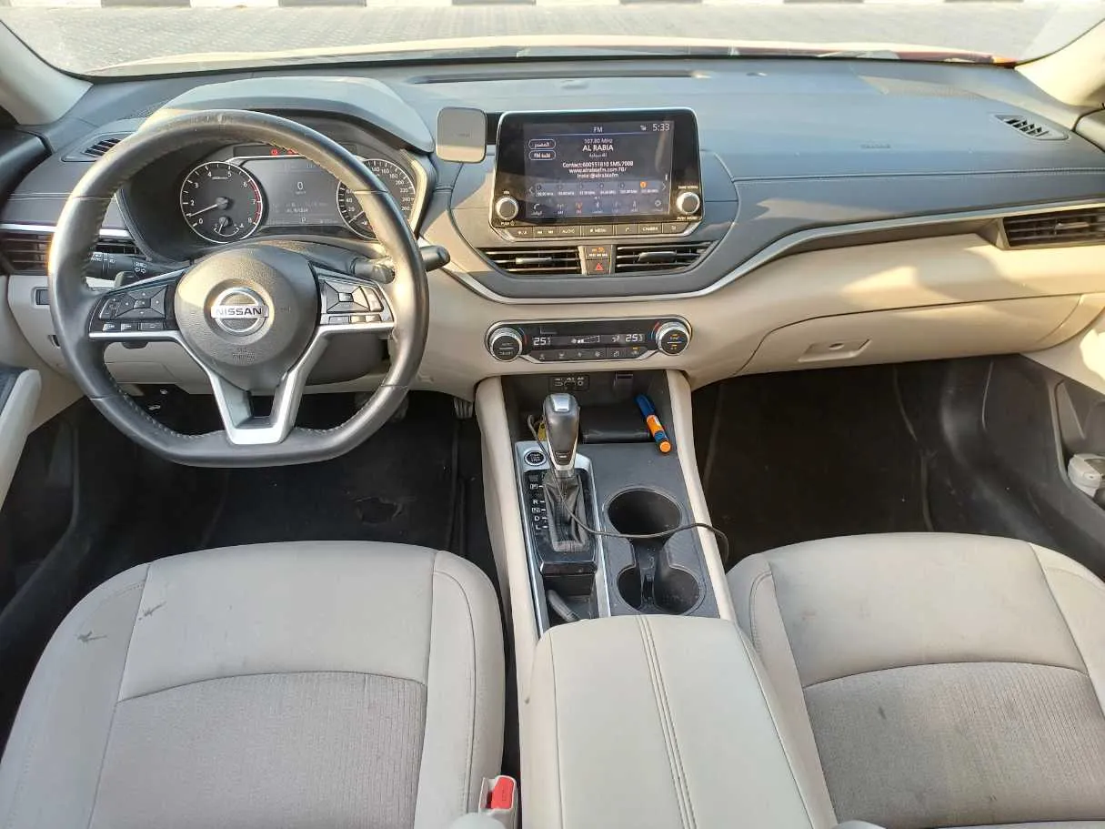 Car image 15