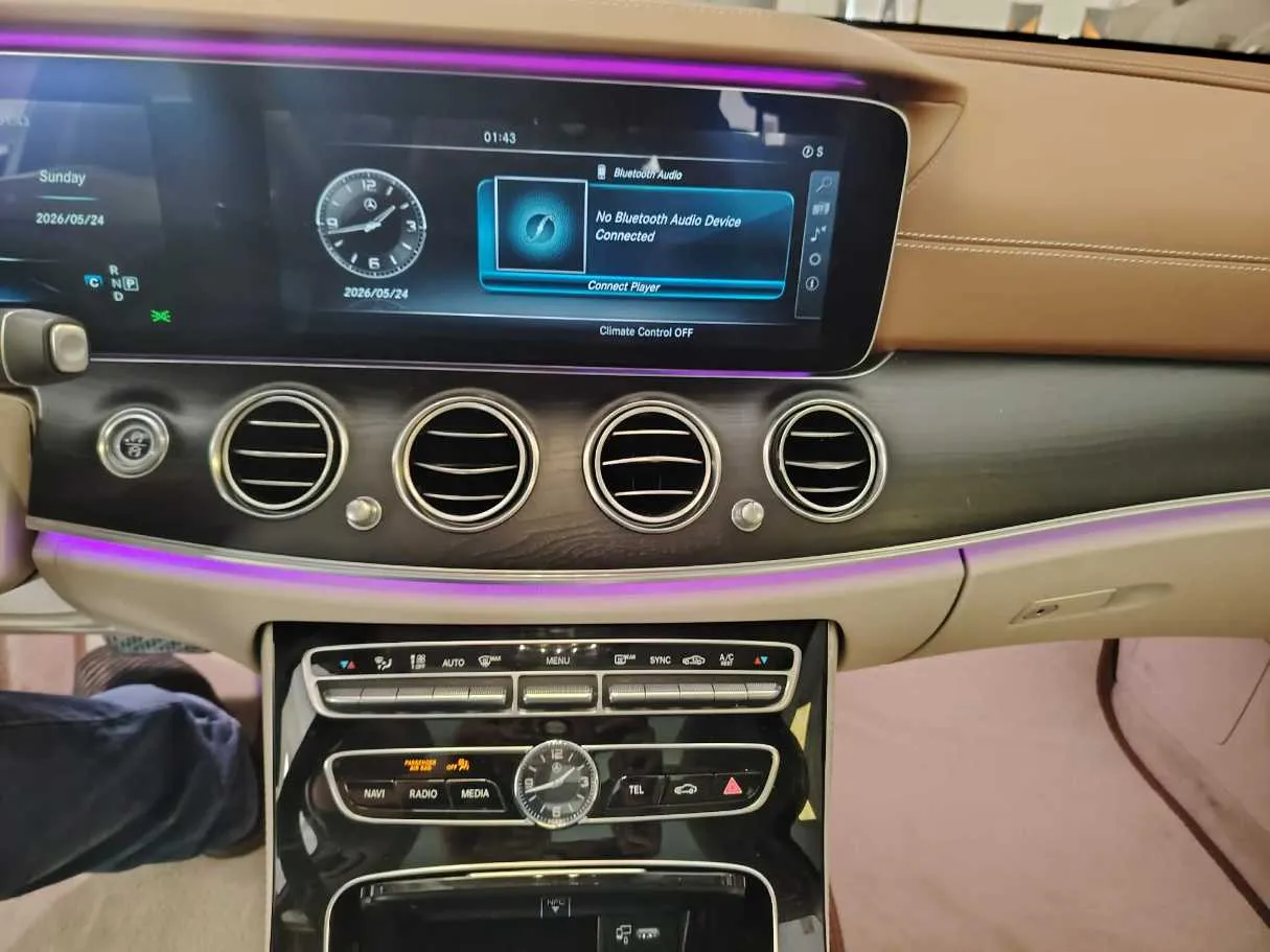 Car image 25