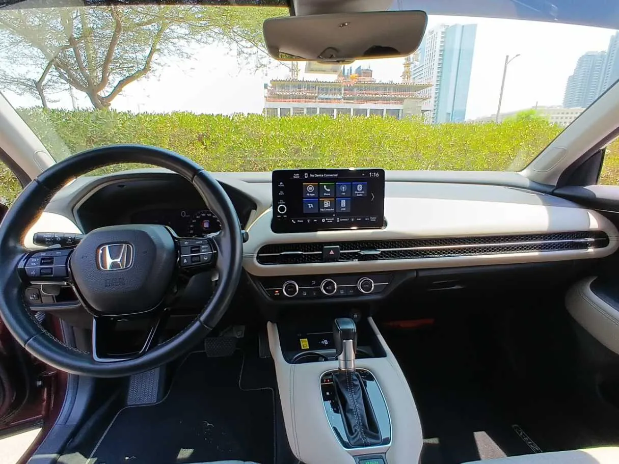 Car image 15