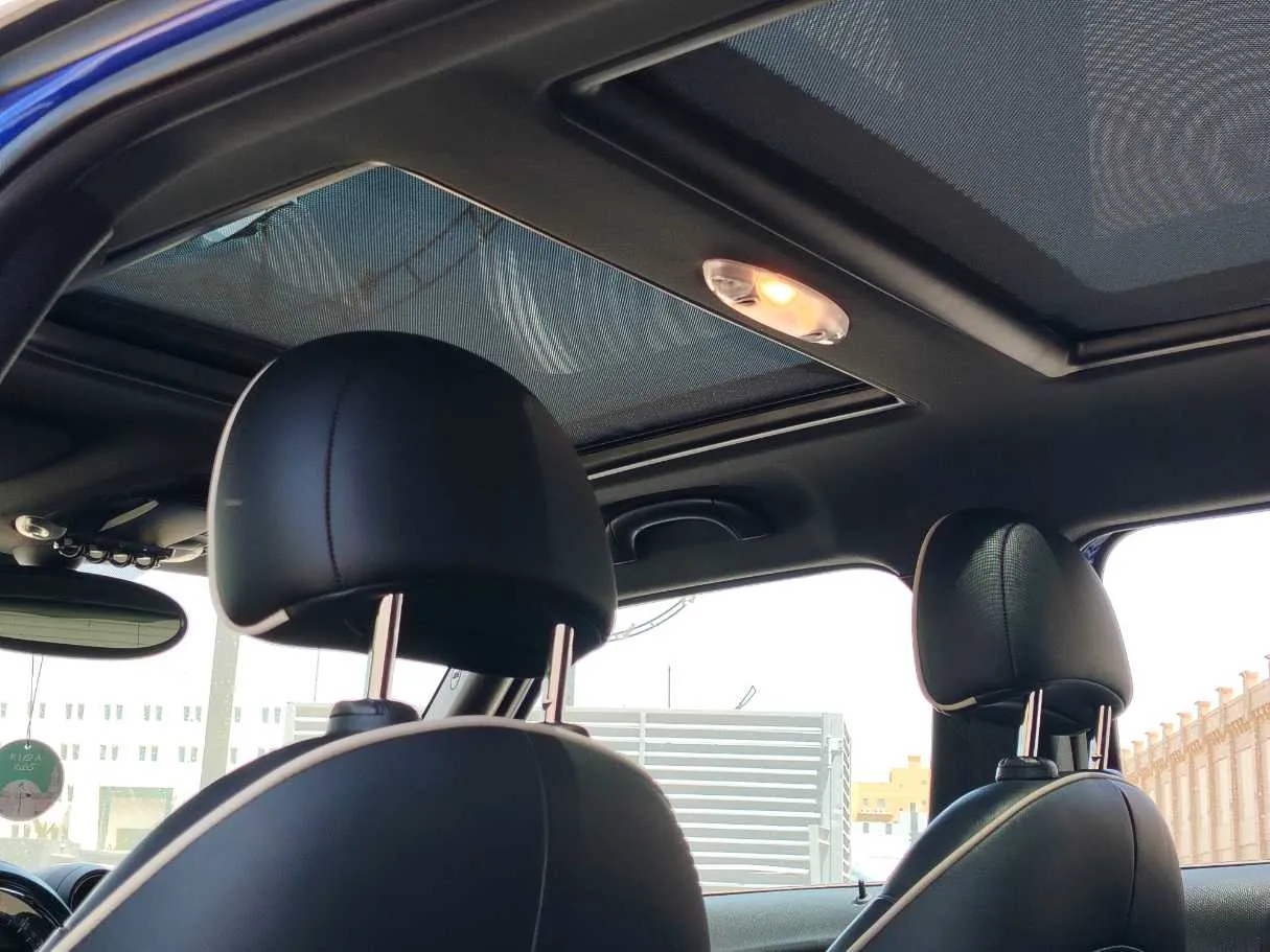 Car image 16