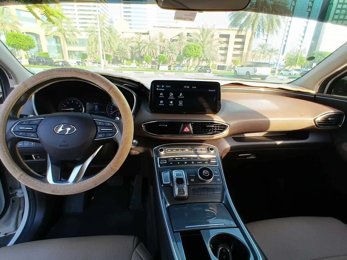 Car image 15