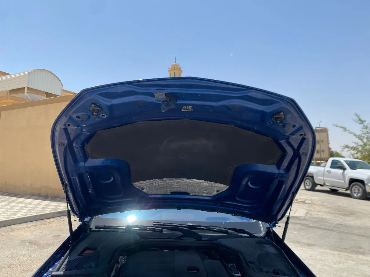 Car image 32