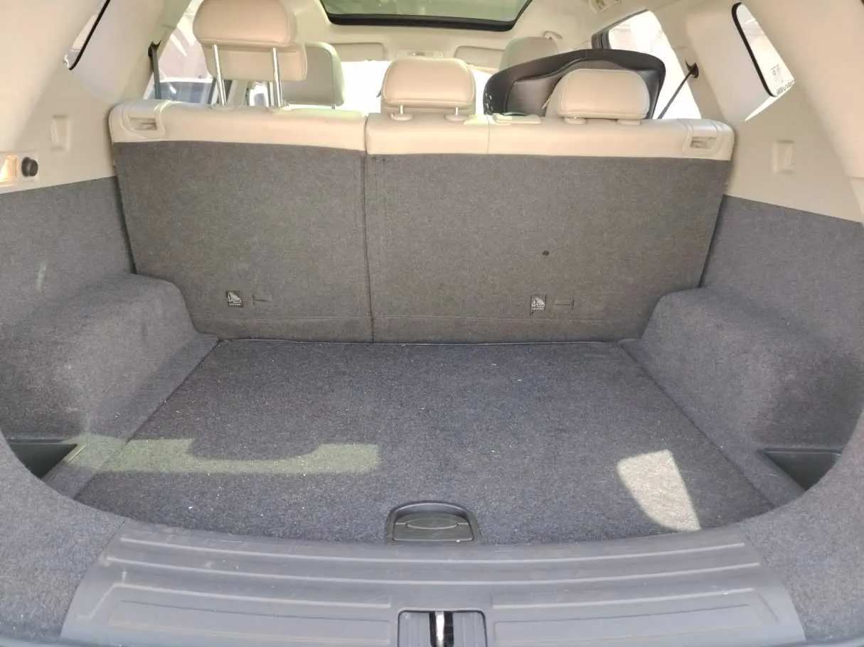 Car image 30