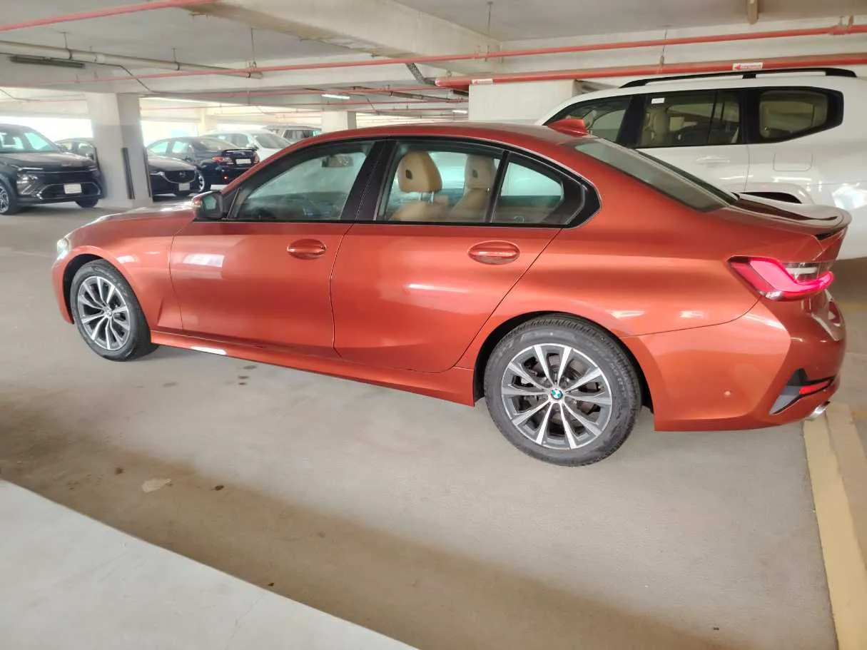 Car image 8