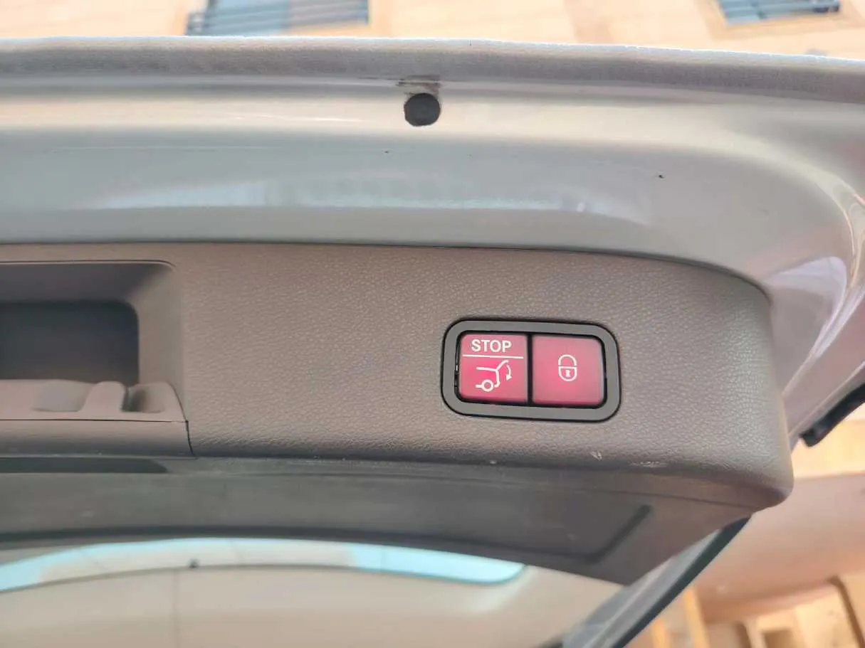 Car image 31