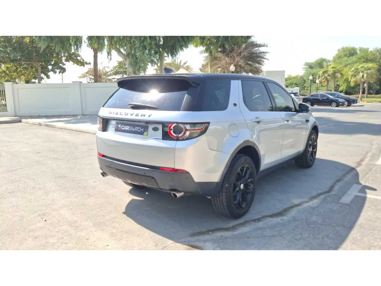 Car image 5