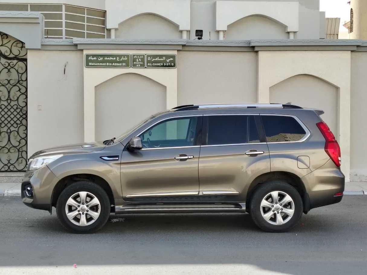 Car image 8
