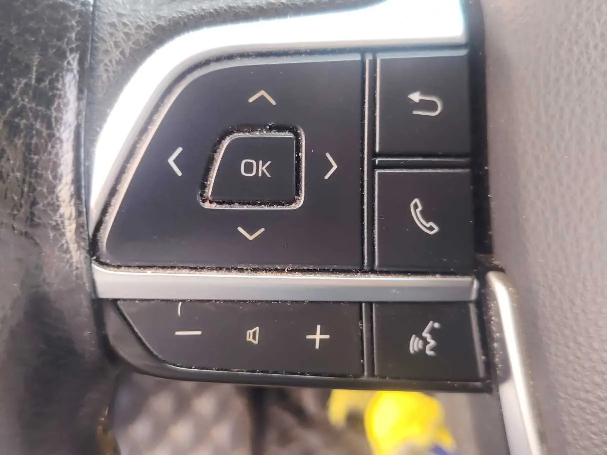 Car image 31