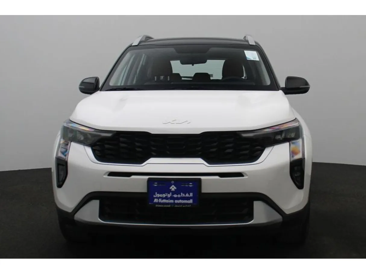 Car image 11