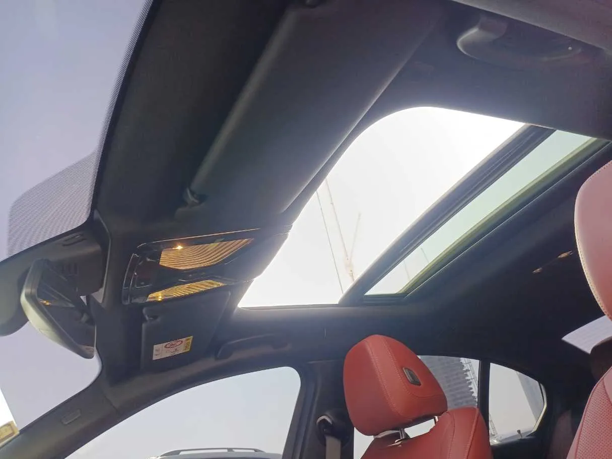 Car image 23