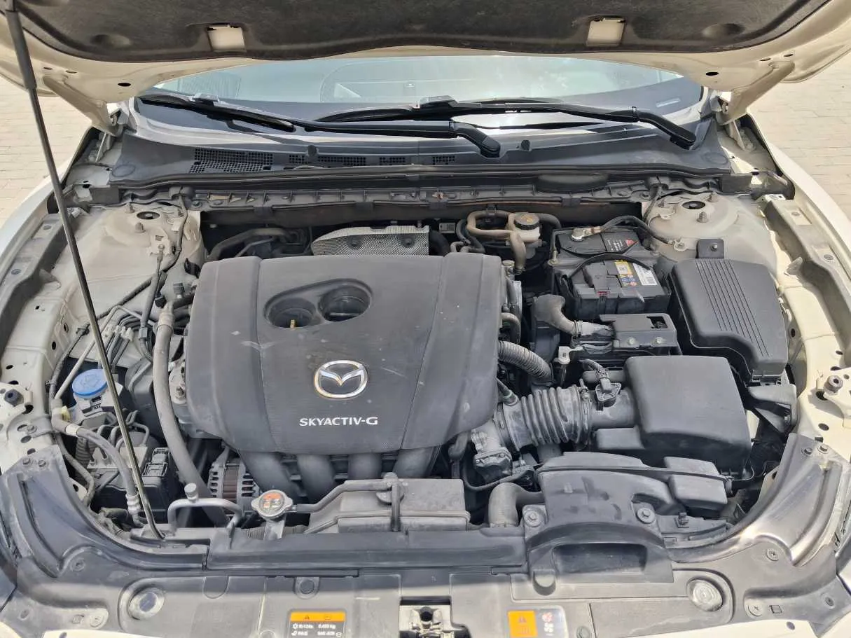 Car image 20