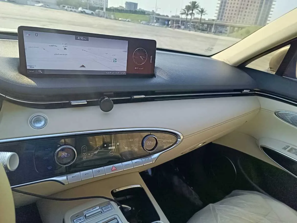 Car image 21