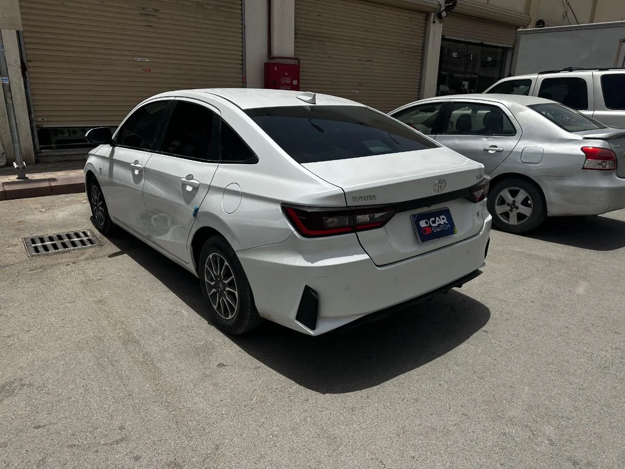 Car image 7