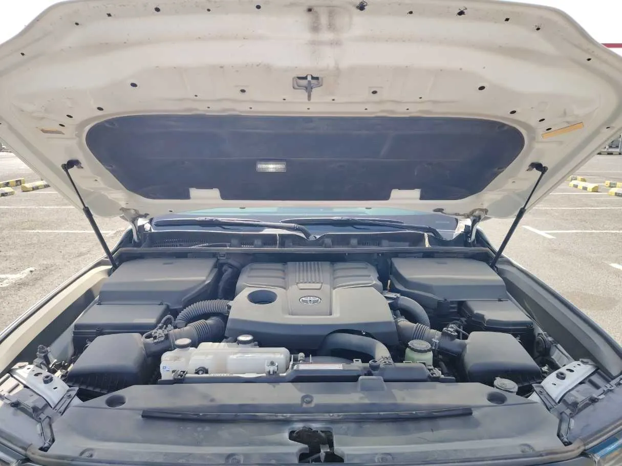 Car image 40