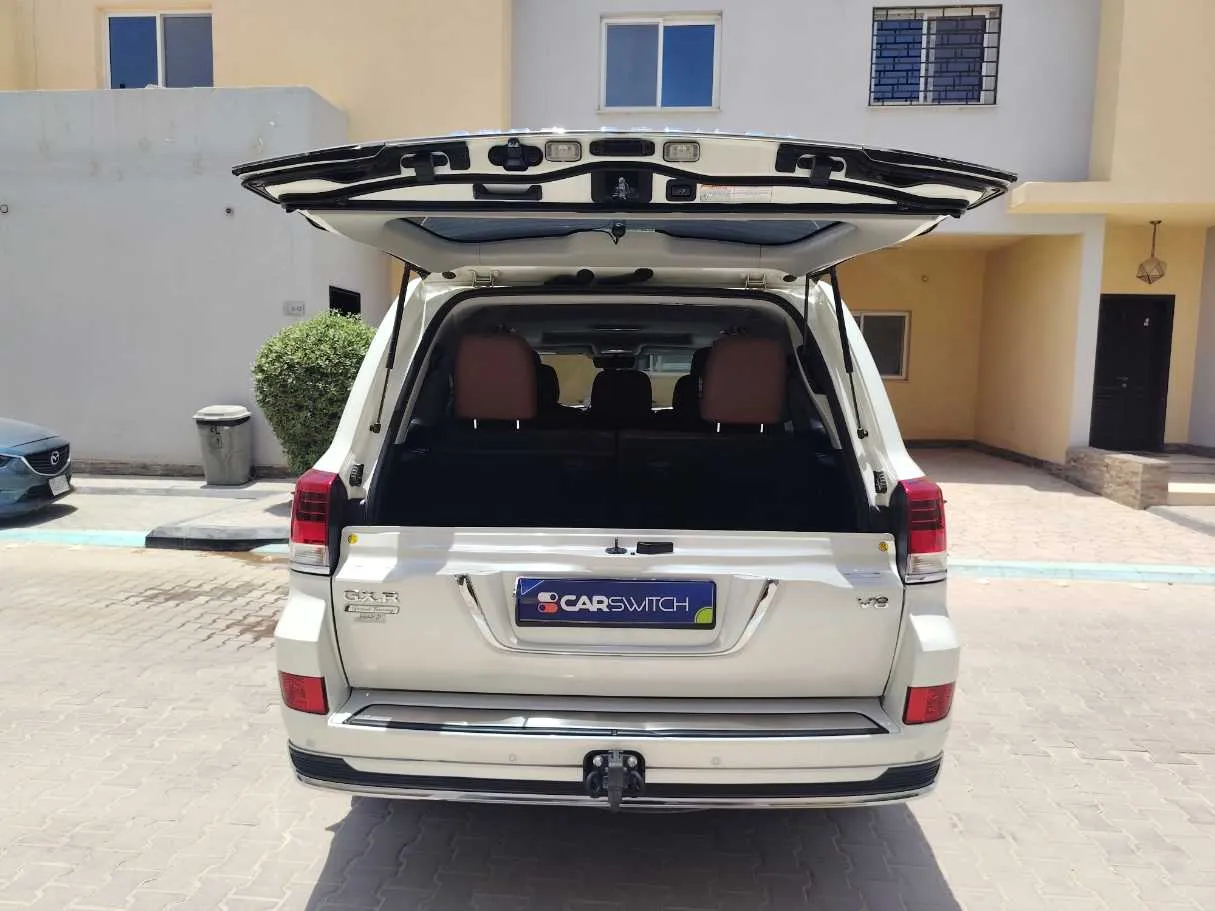 Car image 28