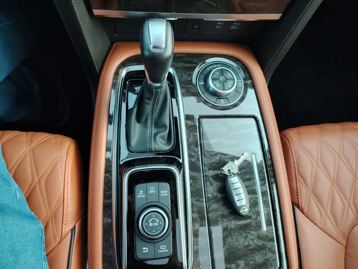 Car image 23