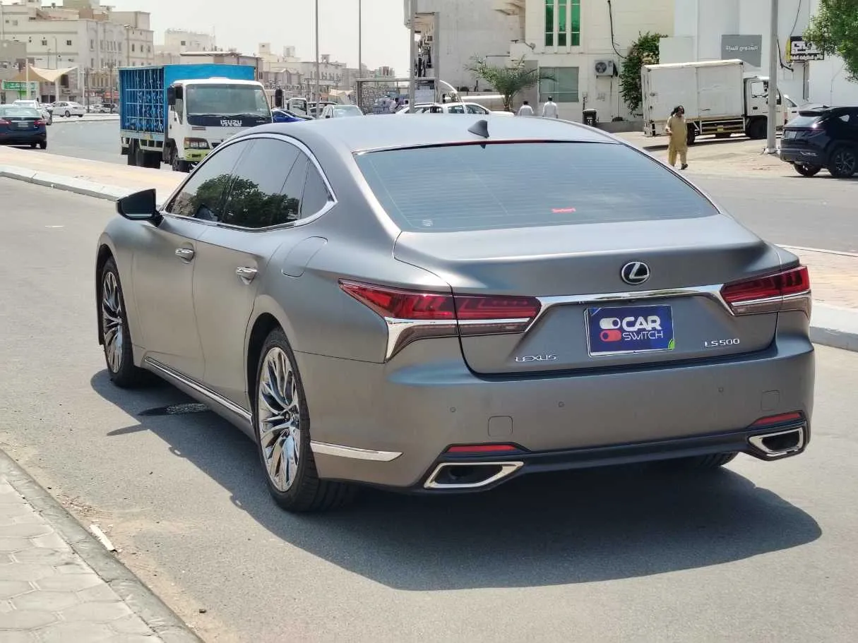 Car image 7