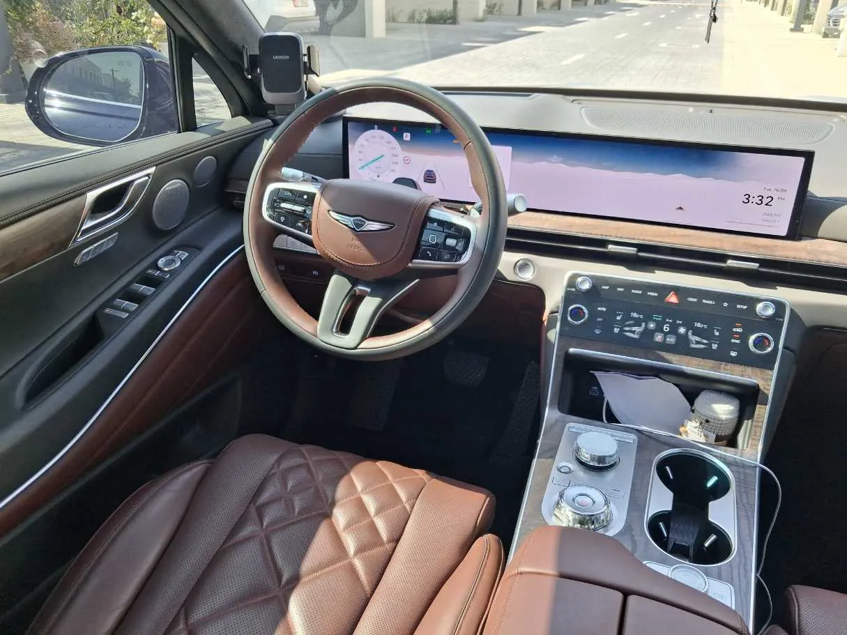 Car image 17