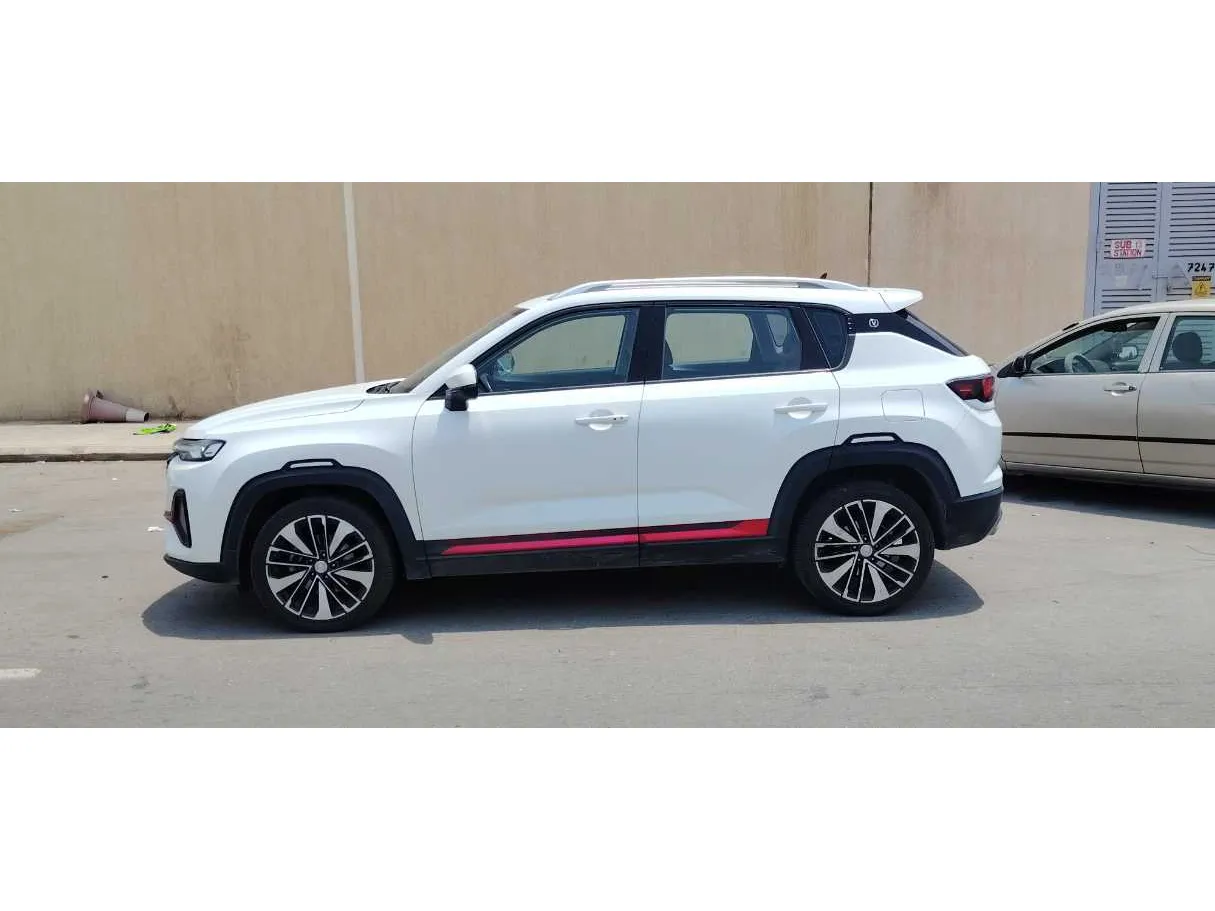 Car image 8