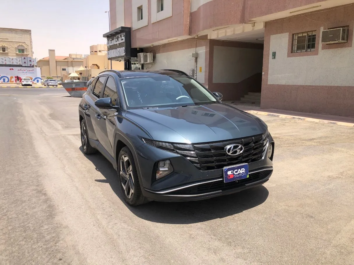 Car image 3
