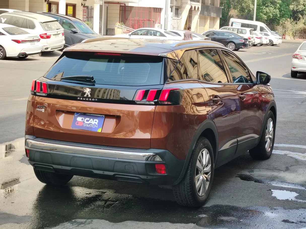 Car image 5