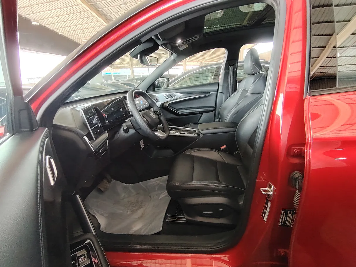 Car image 13