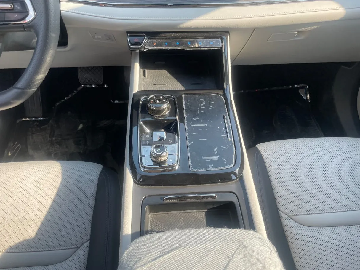 Car image 20