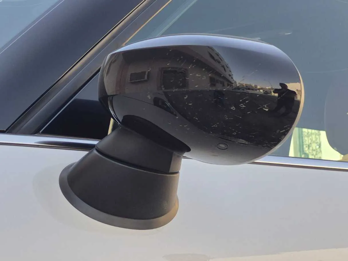 Car image 33