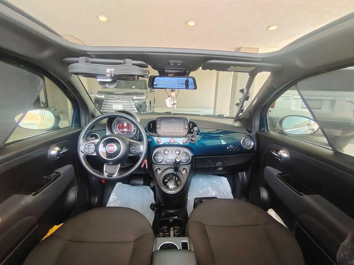 Car image 14