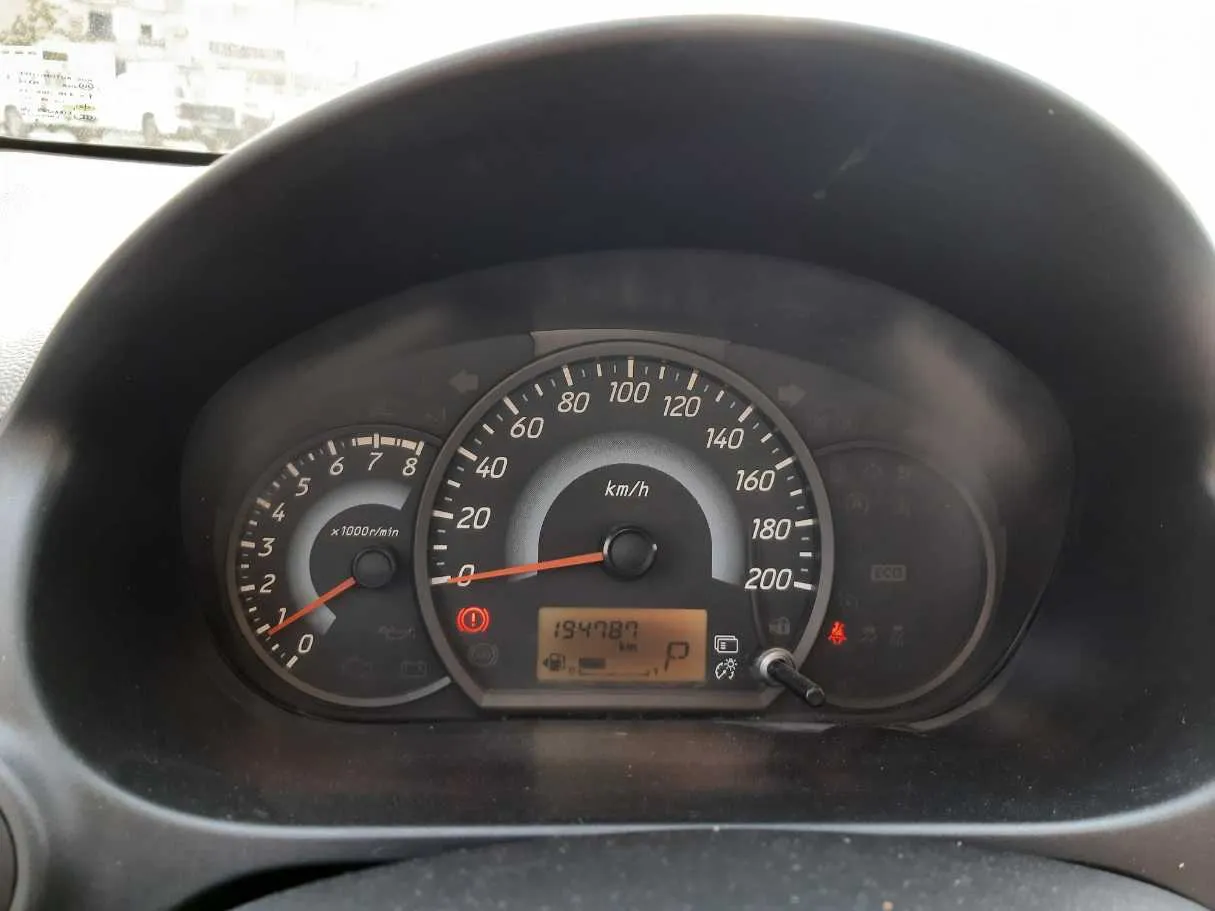 Car image 18