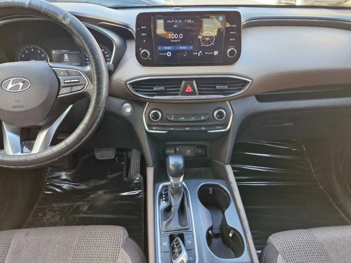 Car image 19