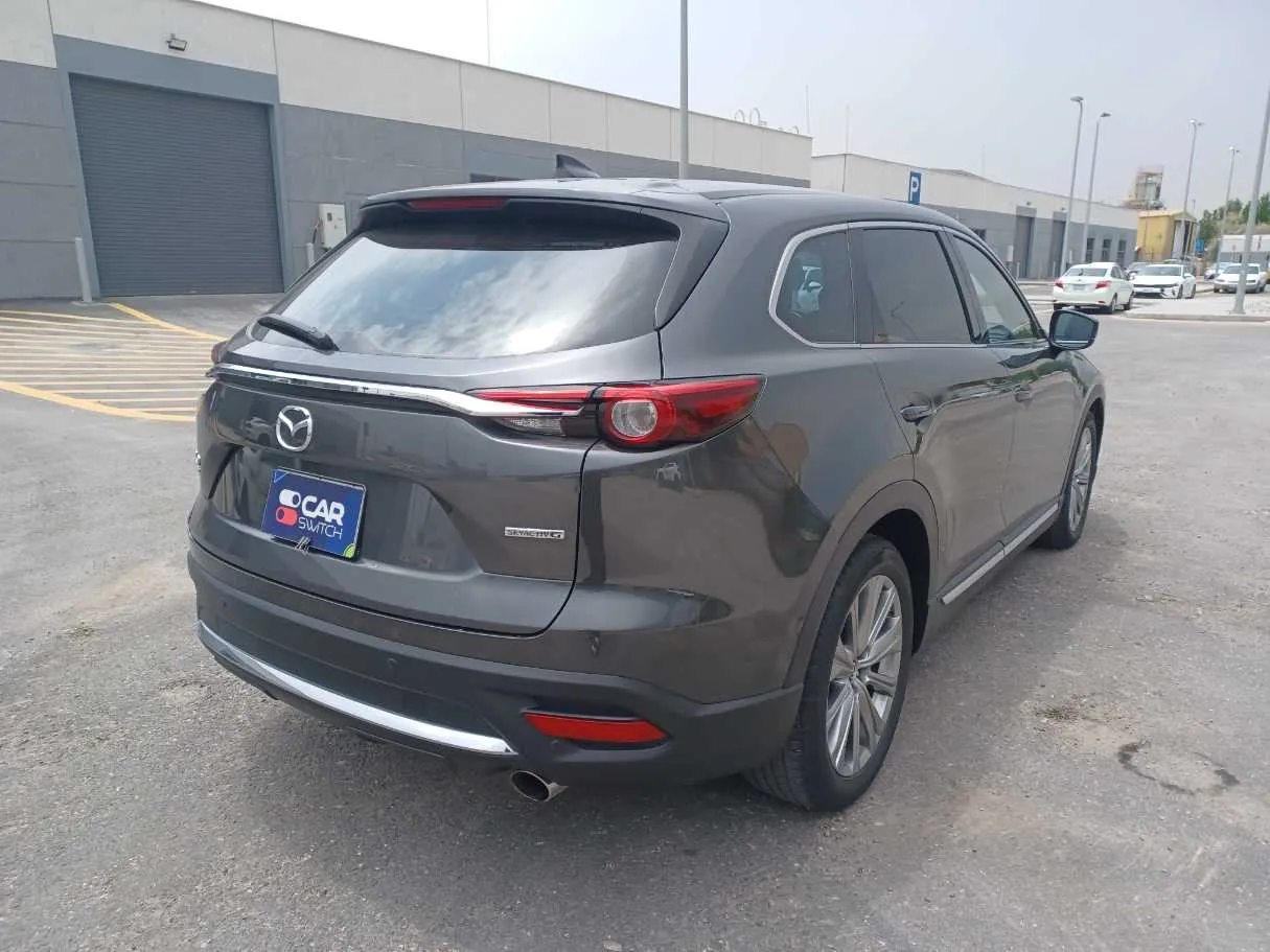 Car image 5