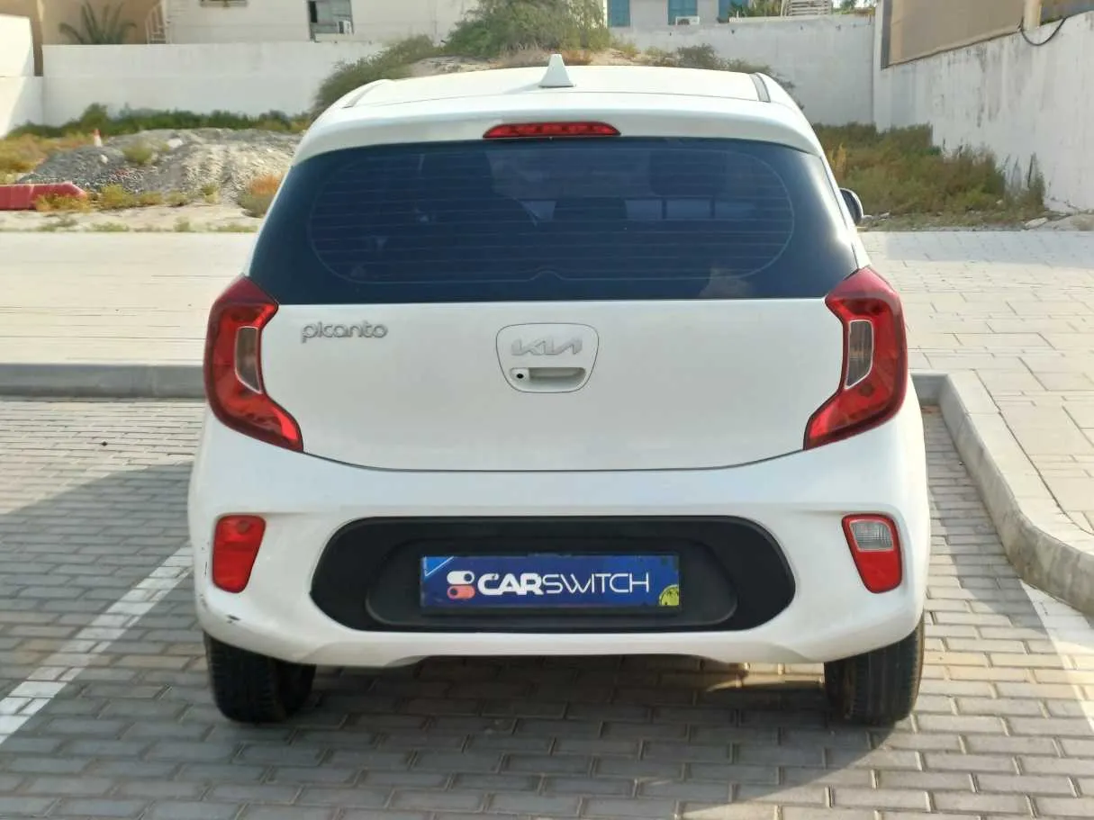 Car image 5
