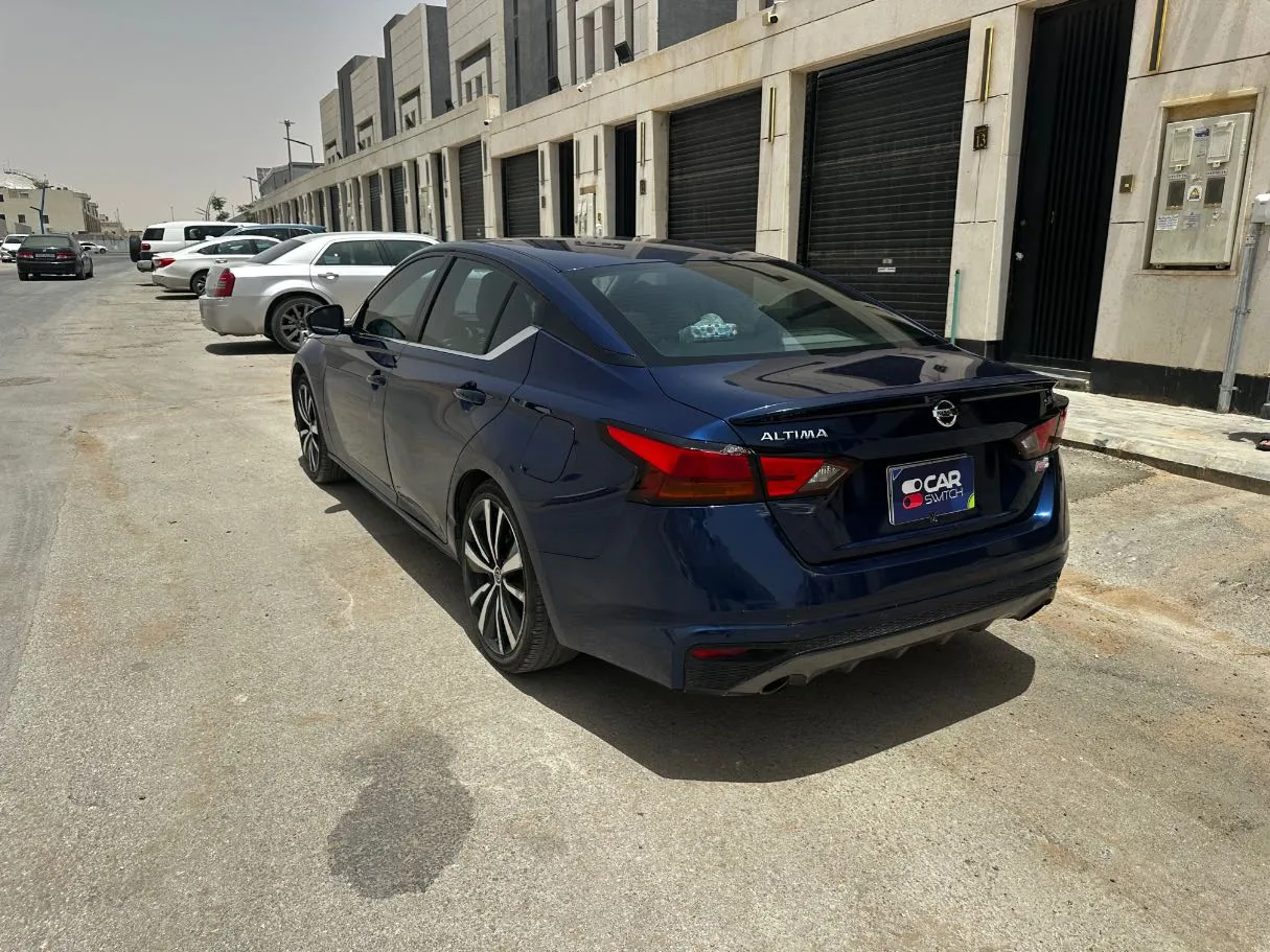 Car image 7