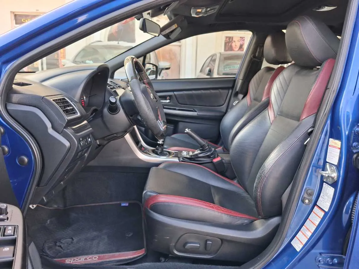 Car image 12