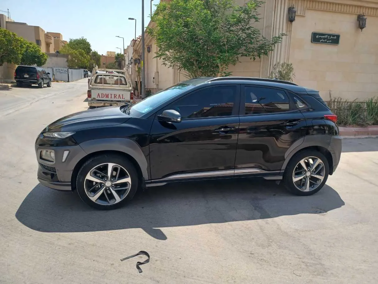 Car image 9