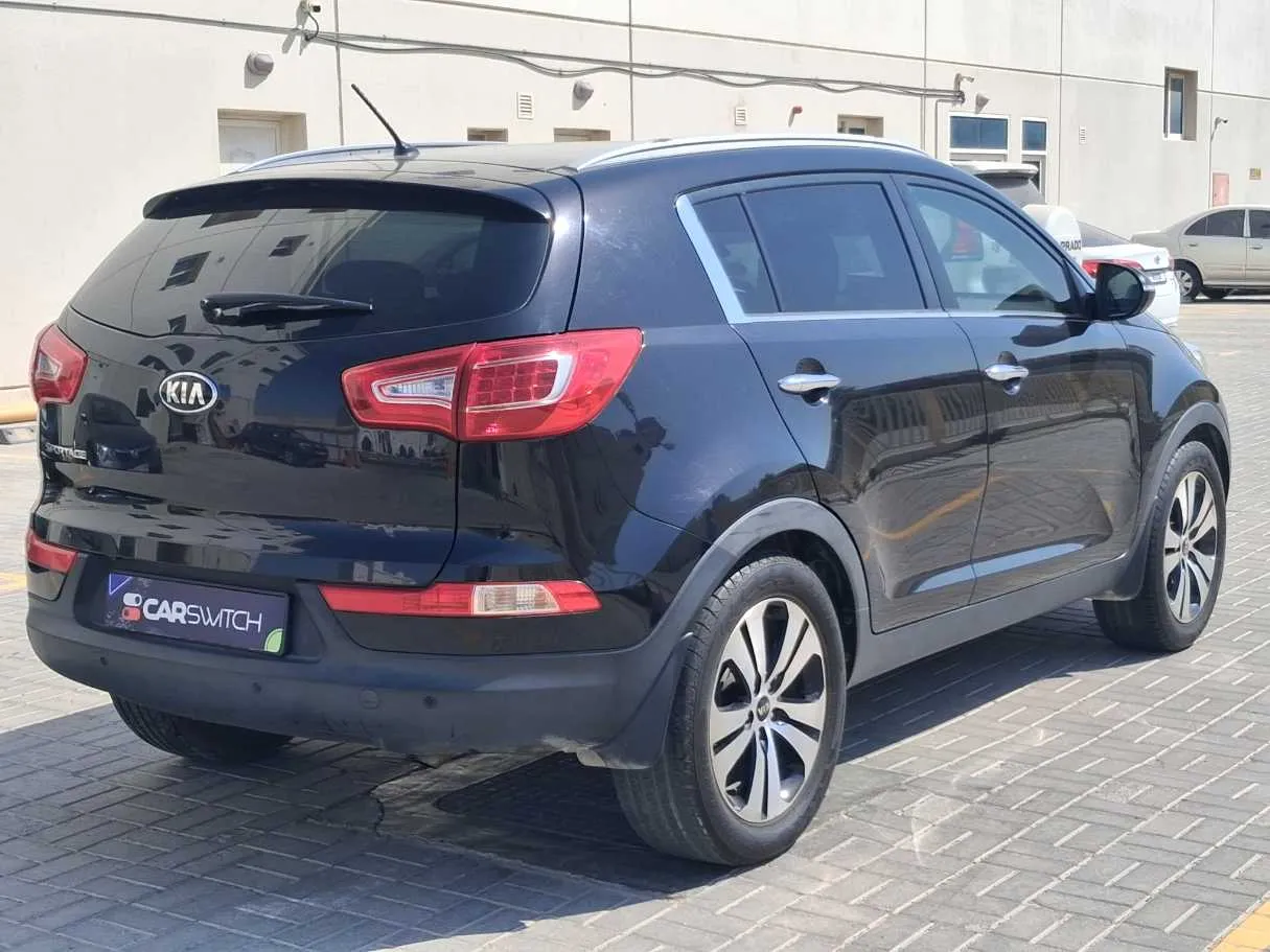 Car image 5
